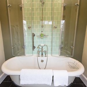 Double or Twin Room Bathroom